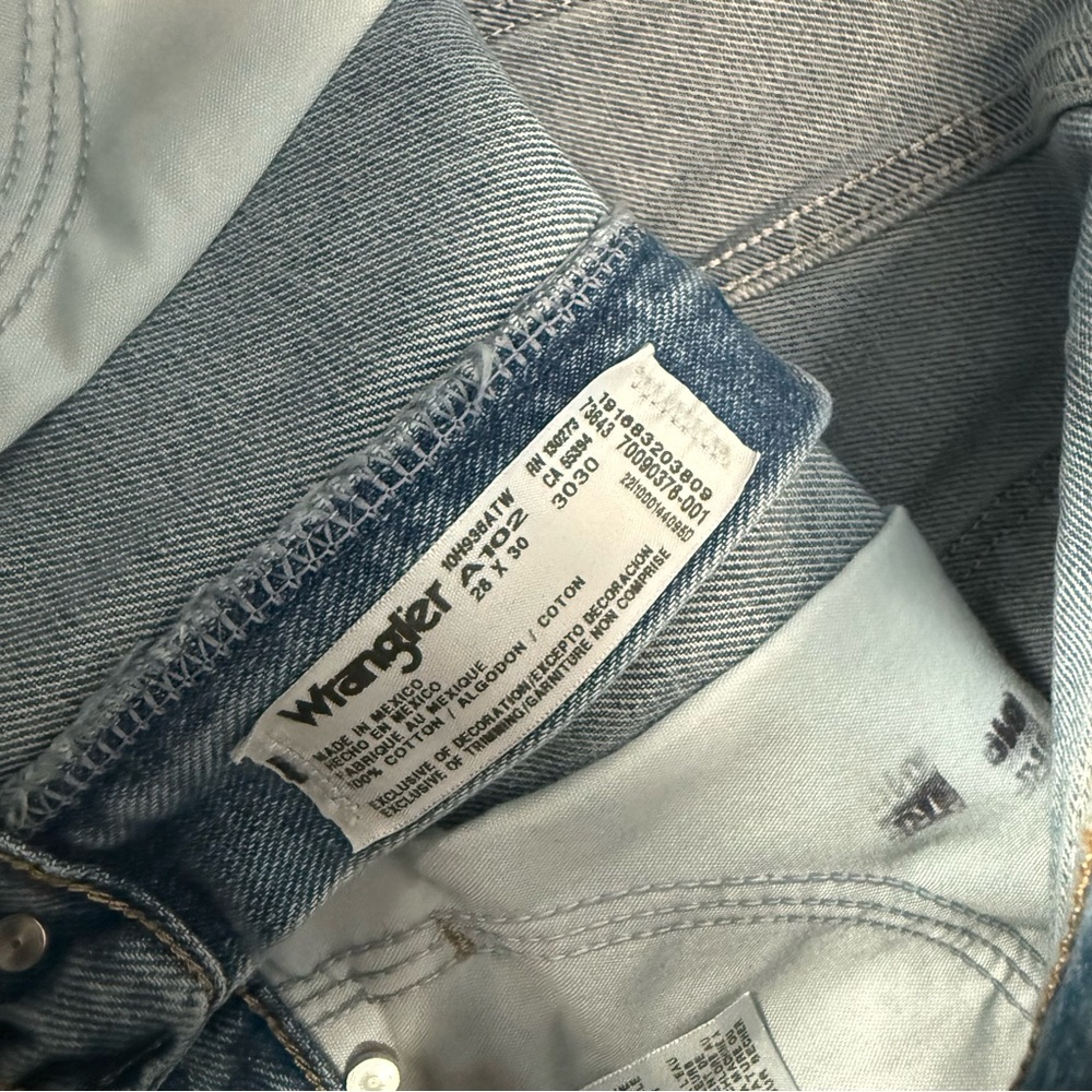 Wrangler Cowboy Cut Slim Jeans Mens 28x30 Light Wash A102 NEW - Picture 4 of 11